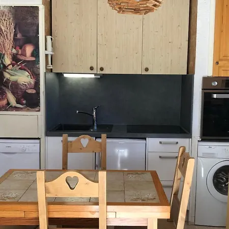 2 Pieces Pour 4 Personnes Avec Balcon, Centre De Valloire, Proche Des Pistes Et Commerces - Fr-1-263-46 * Valloire