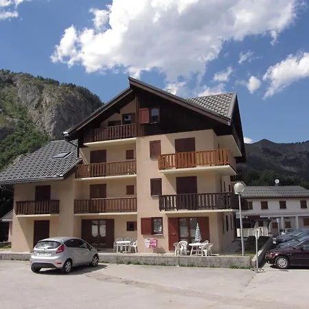 2 Pieces Pour 4 Personnes Avec Balcon, Centre De Valloire, Proche Des Pistes Et Commerces - Fr-1-263-46 Apartment