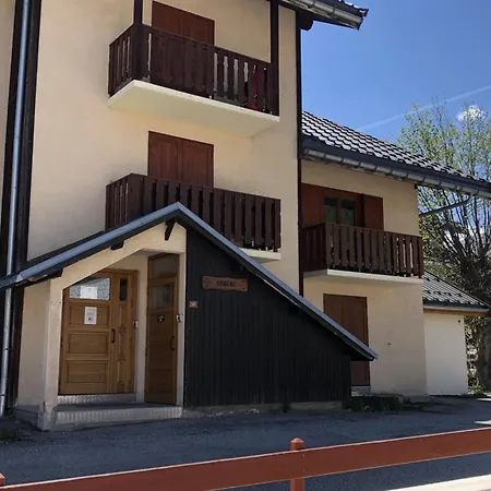 2 Pieces Pour 4 Personnes Avec Balcon, Centre De Valloire, Proche Des Pistes Et Commerces - Fr-1-263-46 Apartment *